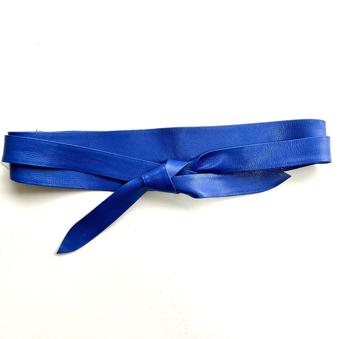 Cinto Ângela (Faixa Azul Royal 2 Voltas). Em até 4 x R$ 42,47. Sem Juros.
