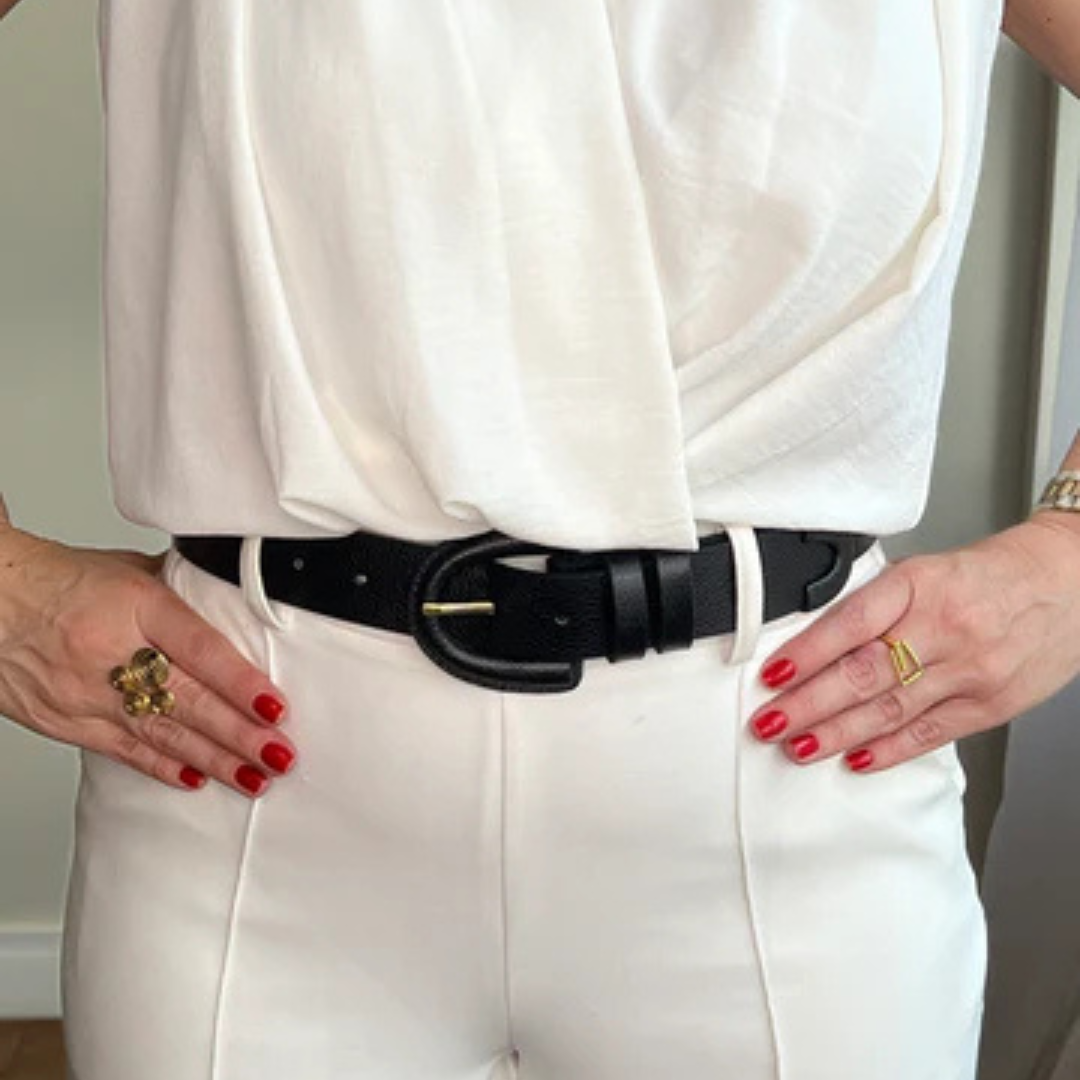 Cinto Margot (Couro Preto com Fivela Encapada). Em até 4x