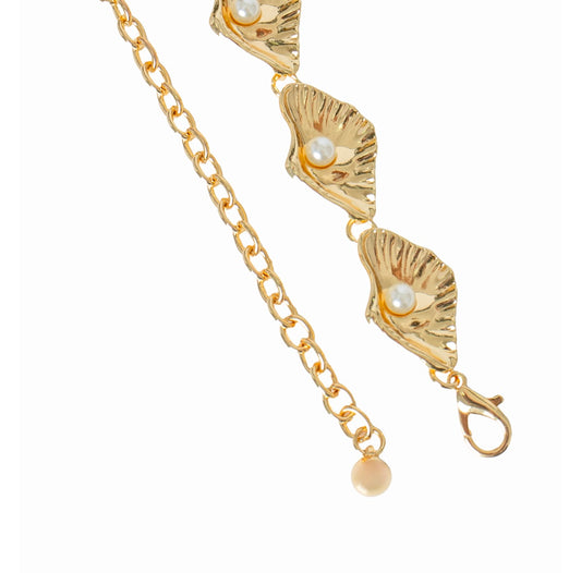 Cinto Corrente Thaís (Corrente Dourada Concha com Pérola). Em até 4 x.